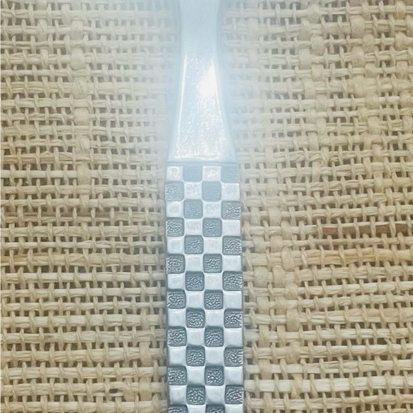 Supreme Cutlery Cake Slicer - Picture 4 of 6